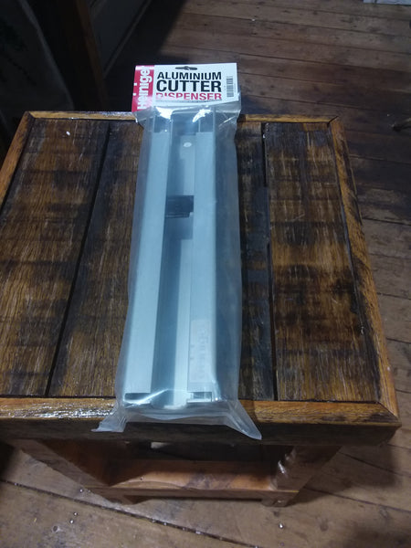 Heiniger Cutter Dispenser holds 80 Cutters